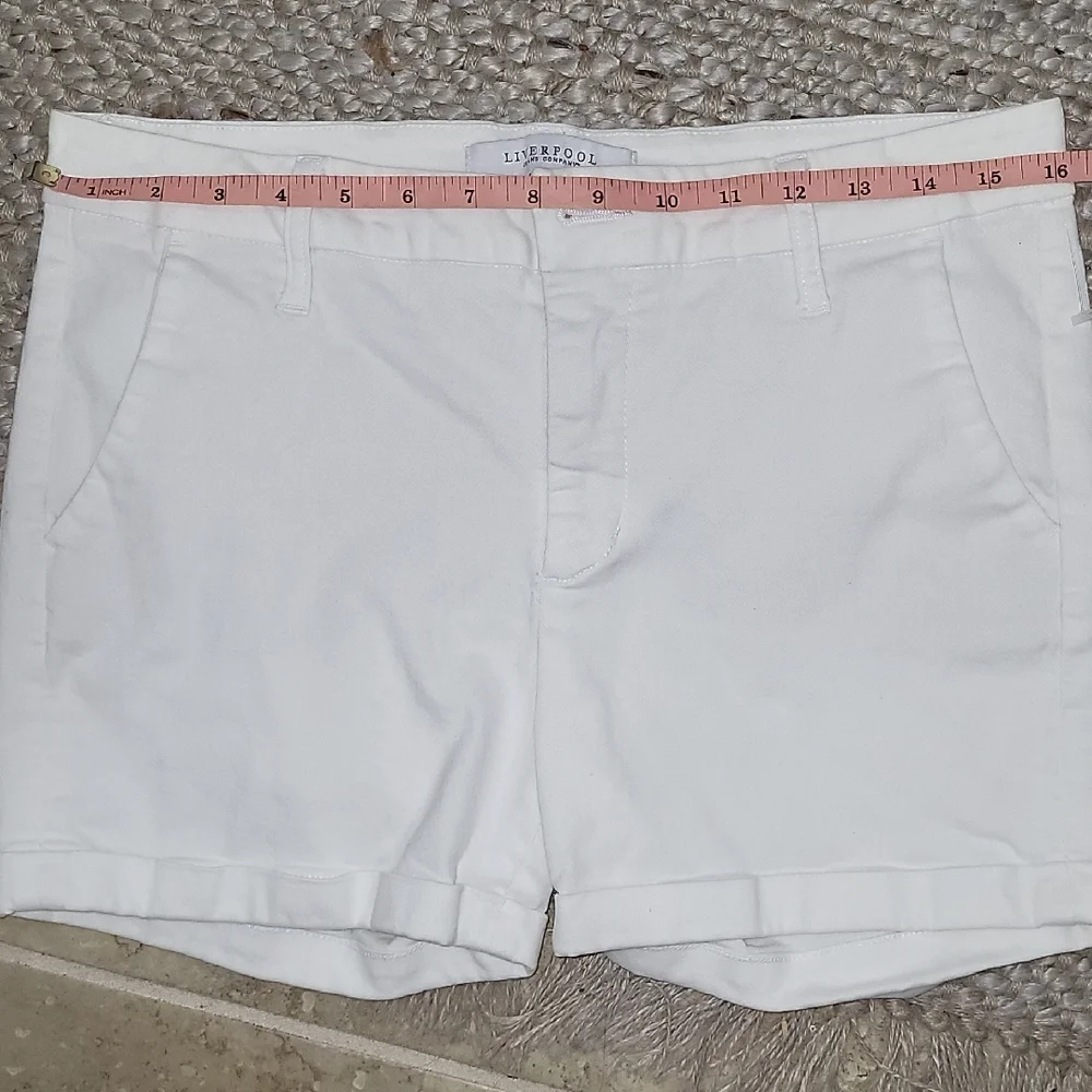Liverpool White Summer Shorts Women's Size 8 29 Cuffed Mid Rise Classic cotton